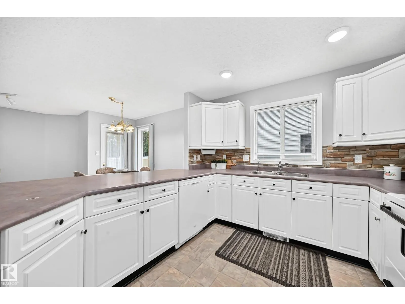 104 MAISONETTE VG