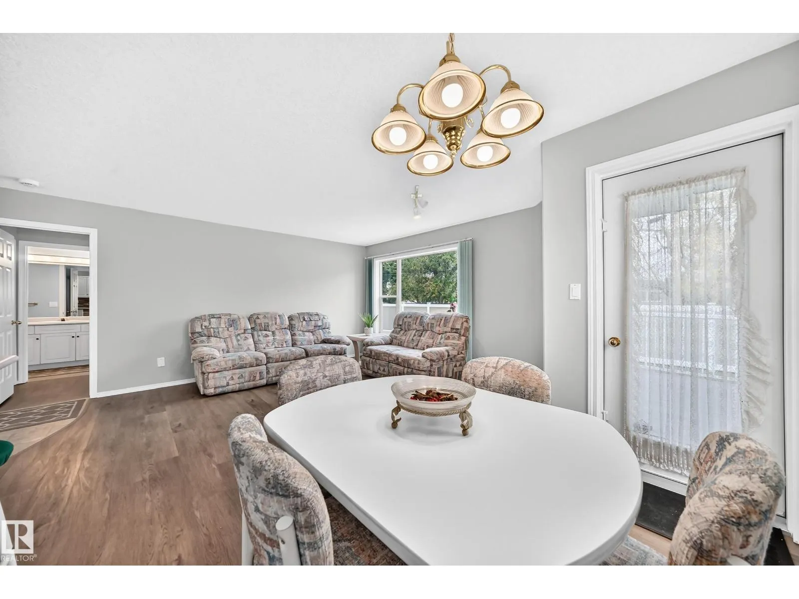 104 MAISONETTE VG