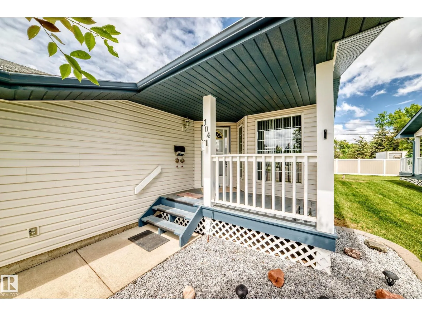 104 MAISONETTE VG