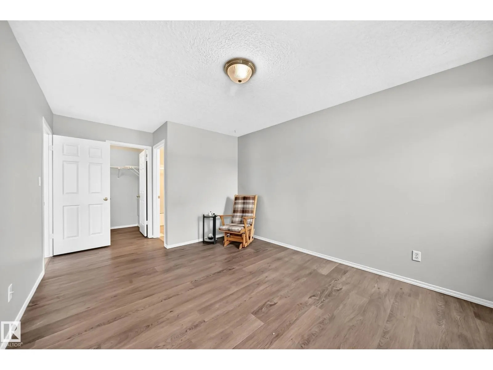 104 MAISONETTE VG