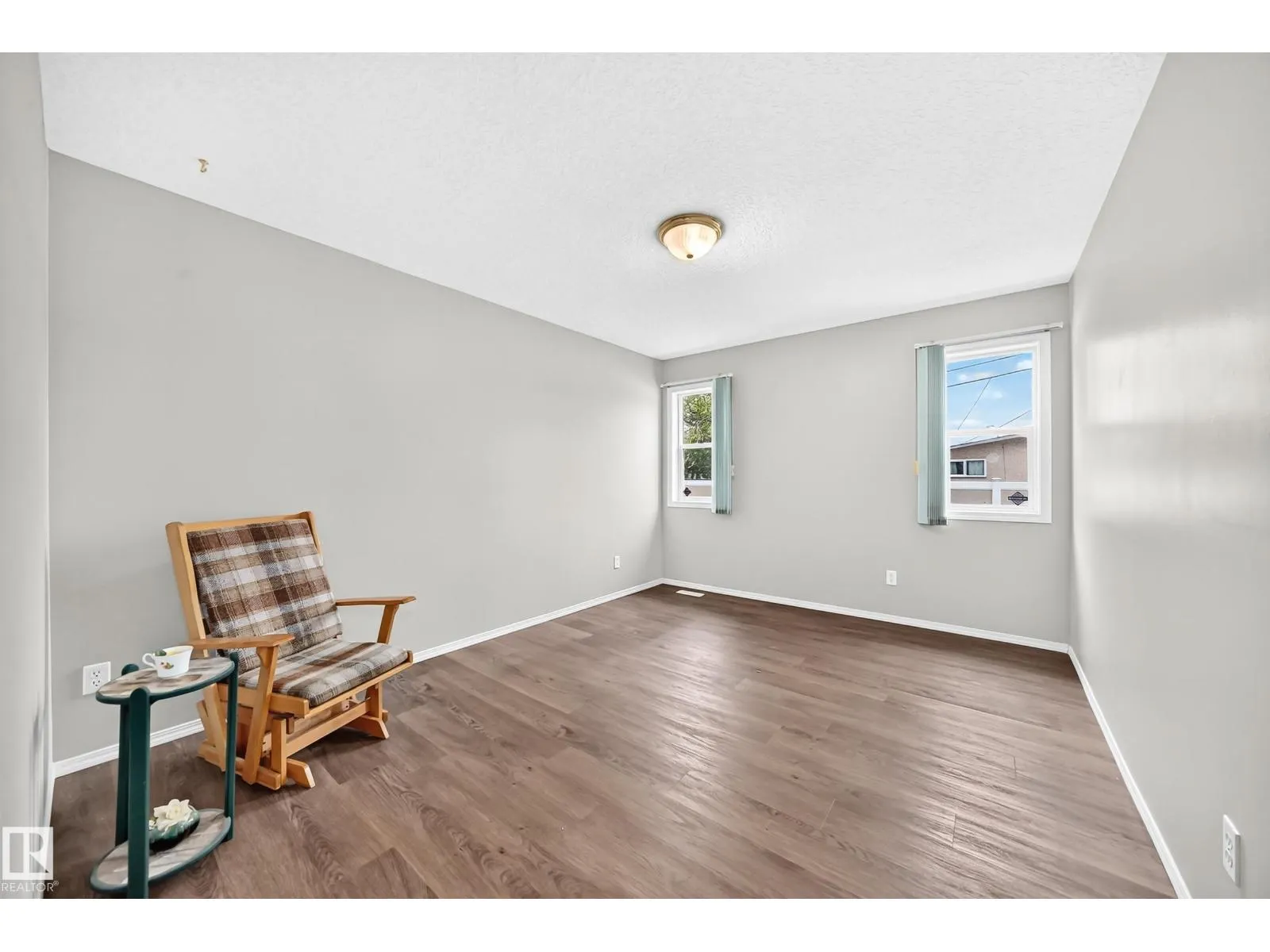 104 MAISONETTE VG