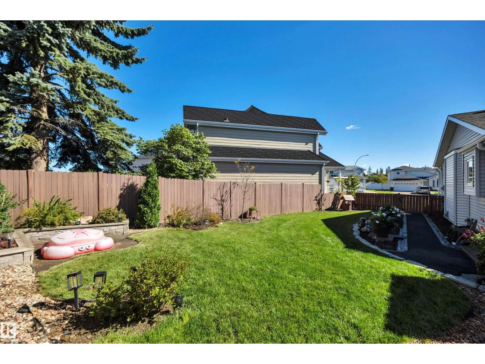 5735 152A AV NW