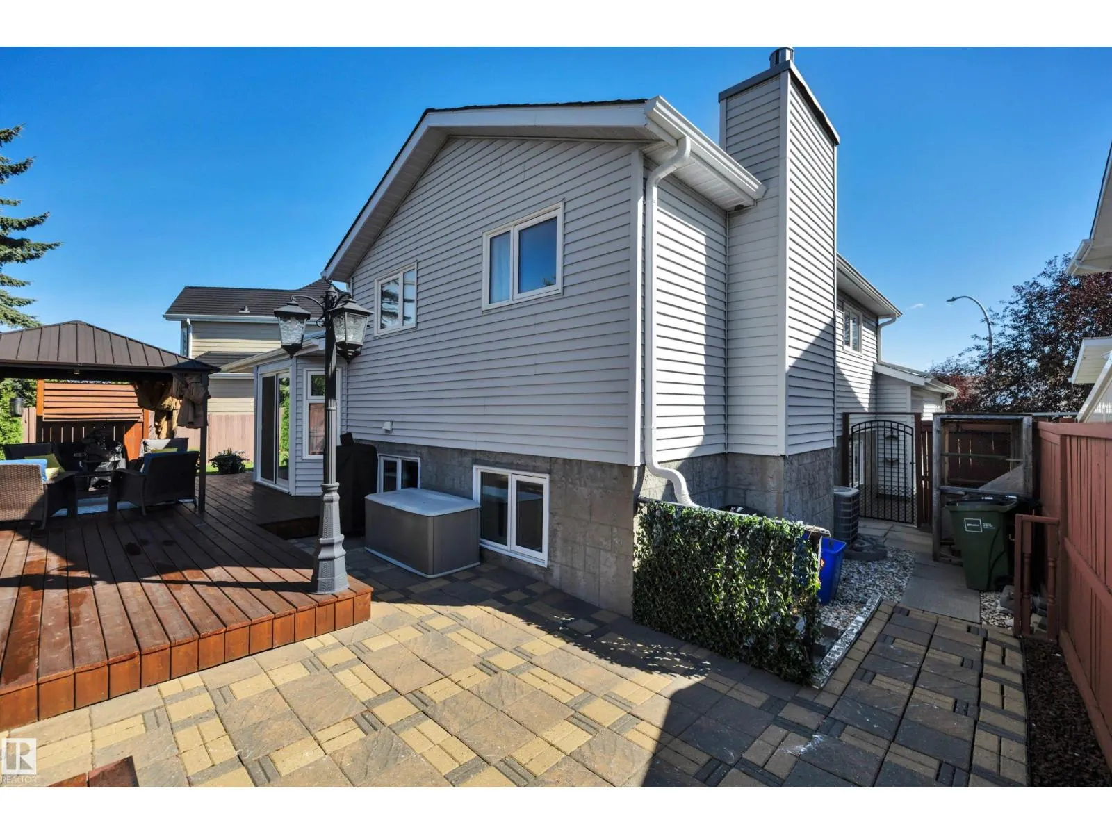5735 152A AV NW