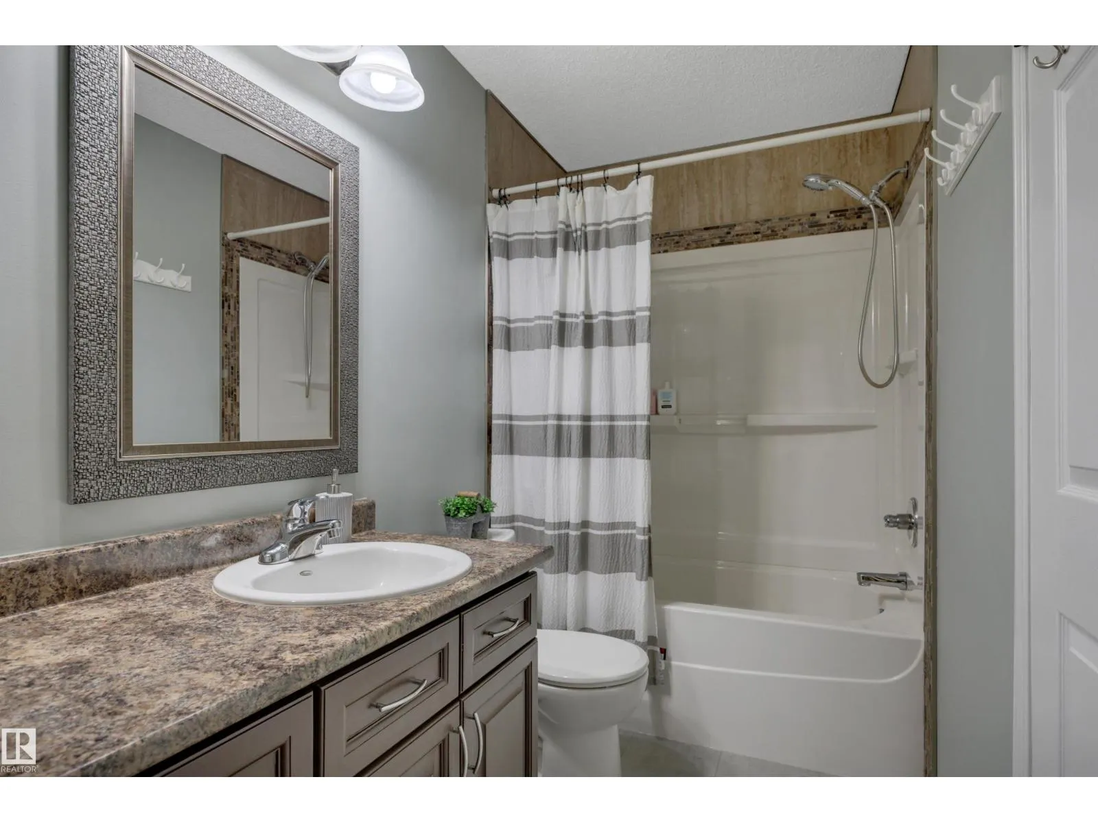 5735 152A AV NW