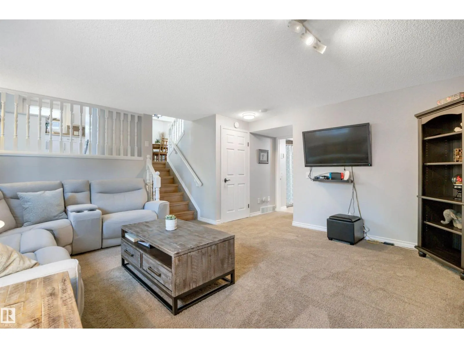 5735 152A AV NW