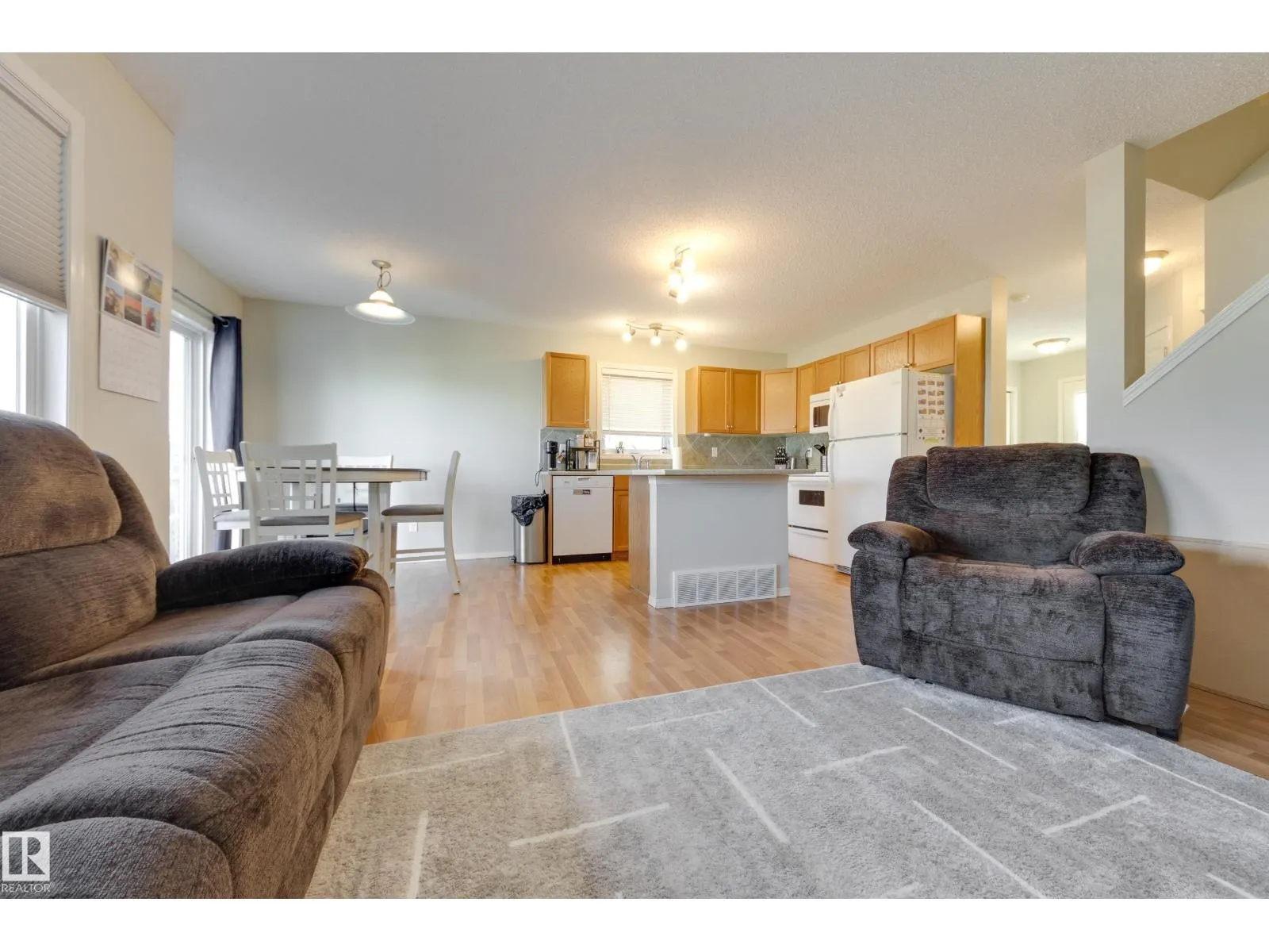 #11 115 CHESTERMERE DR