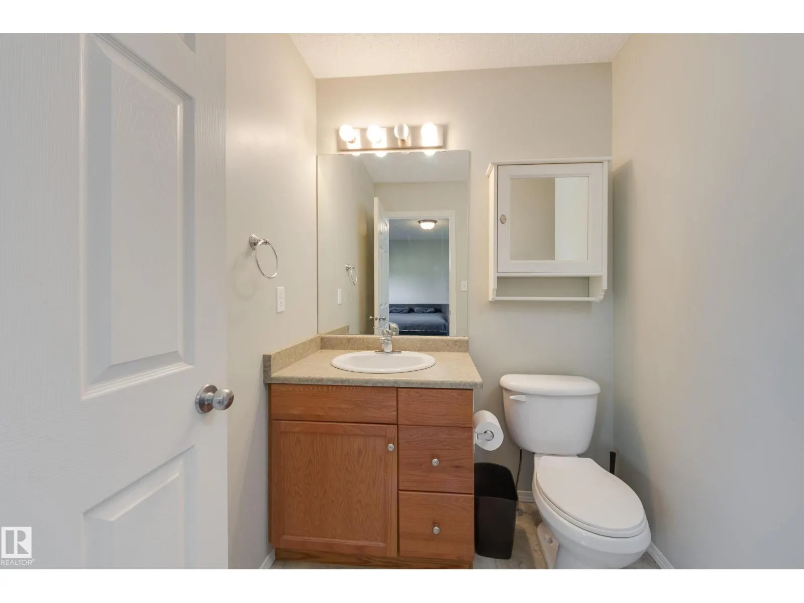 #11 115 CHESTERMERE DR