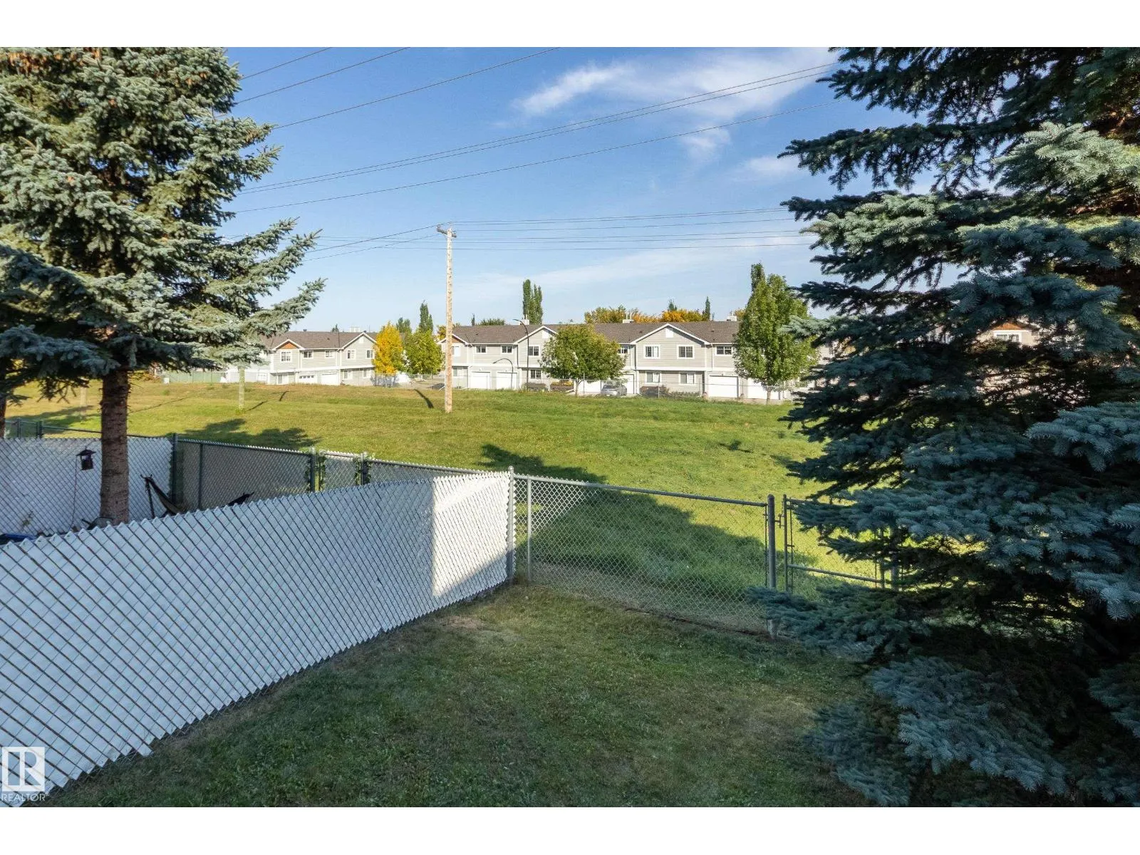 #11 115 CHESTERMERE DR