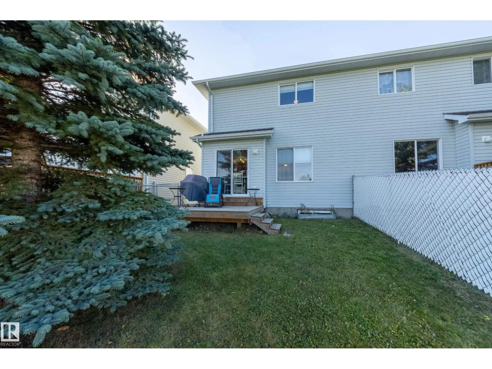 #11 115 CHESTERMERE DR
