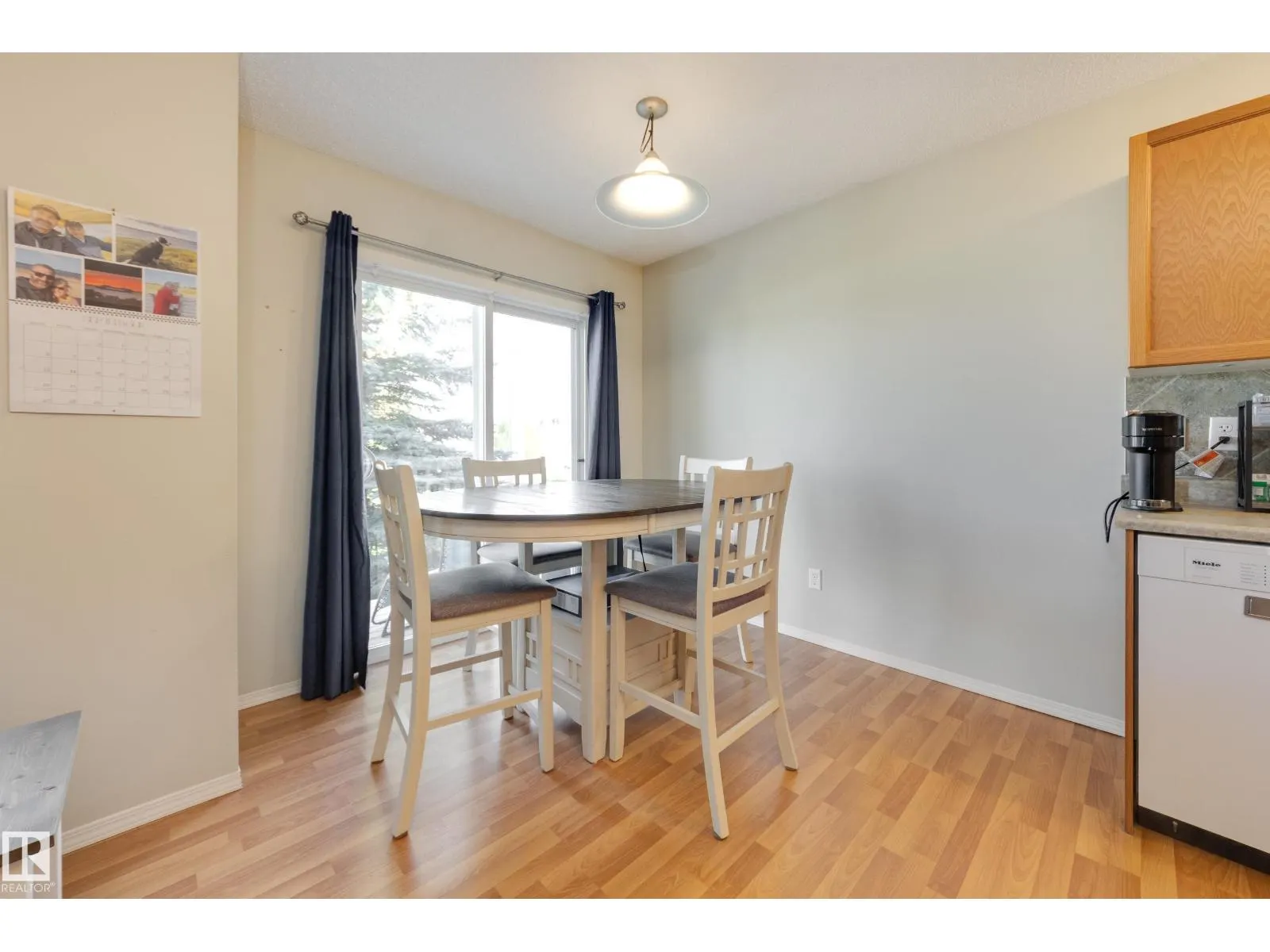 #11 115 CHESTERMERE DR