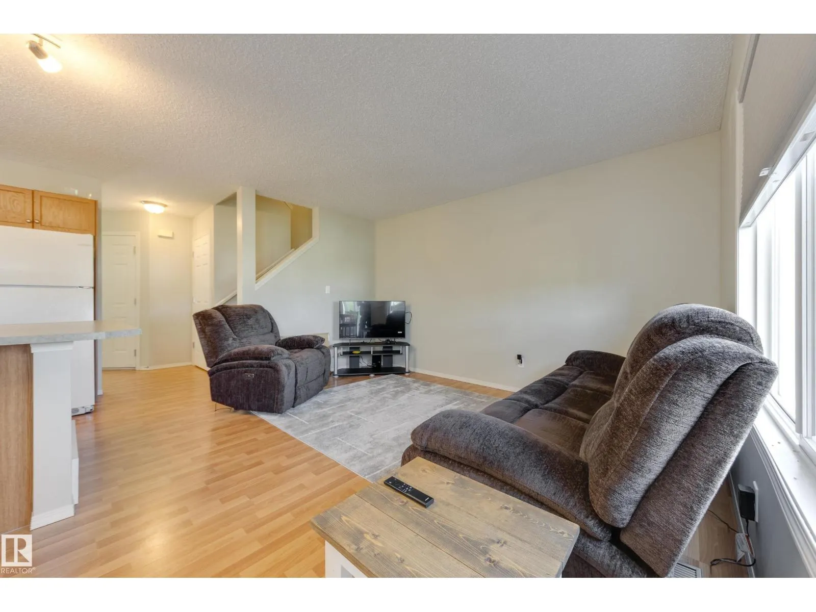 #11 115 CHESTERMERE DR