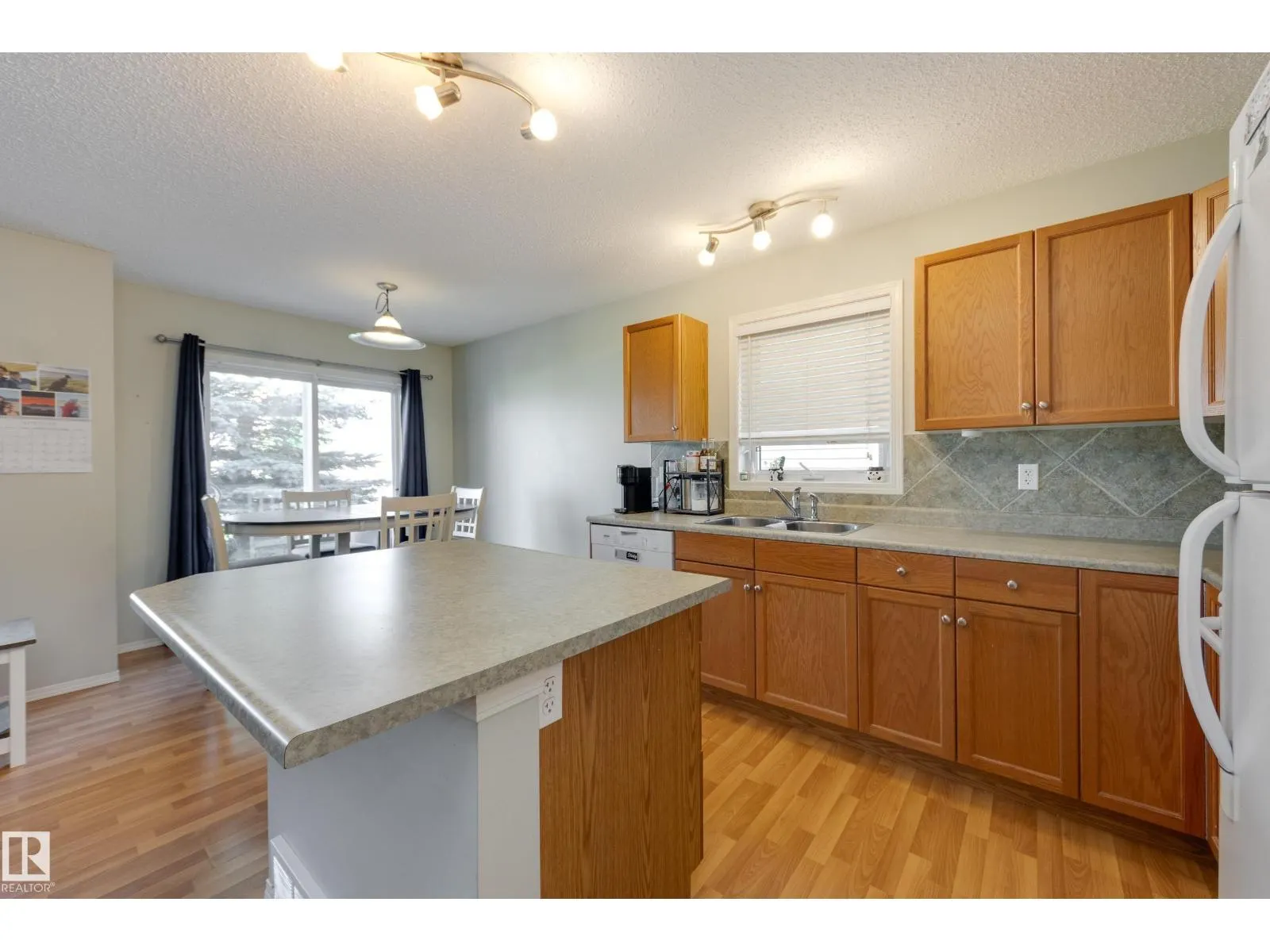 #11 115 CHESTERMERE DR