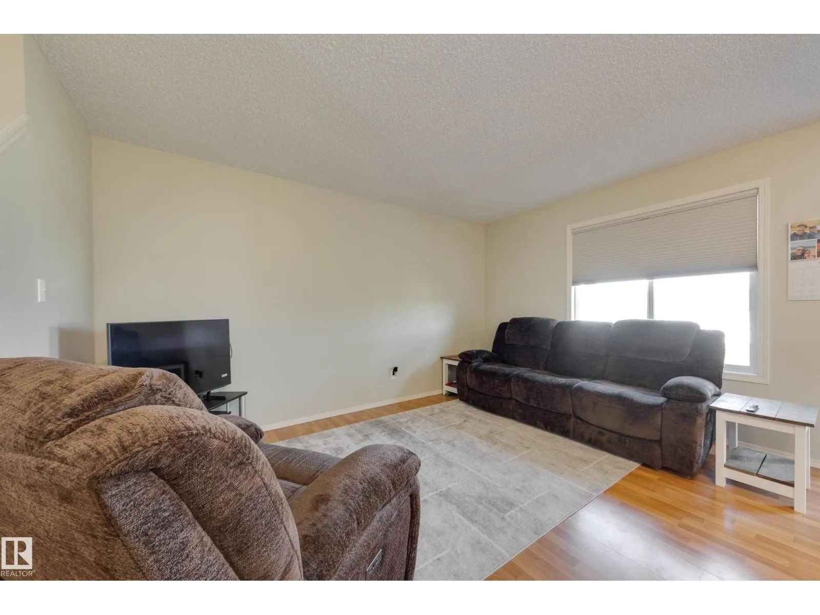 #11 115 CHESTERMERE DR