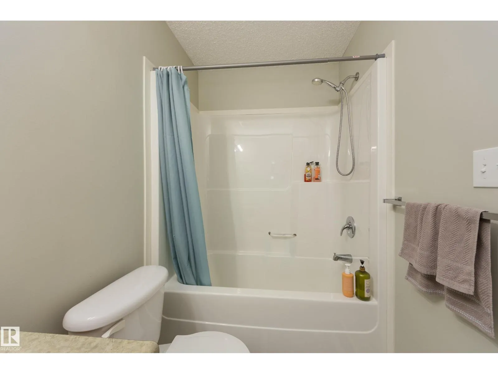 #11 115 CHESTERMERE DR