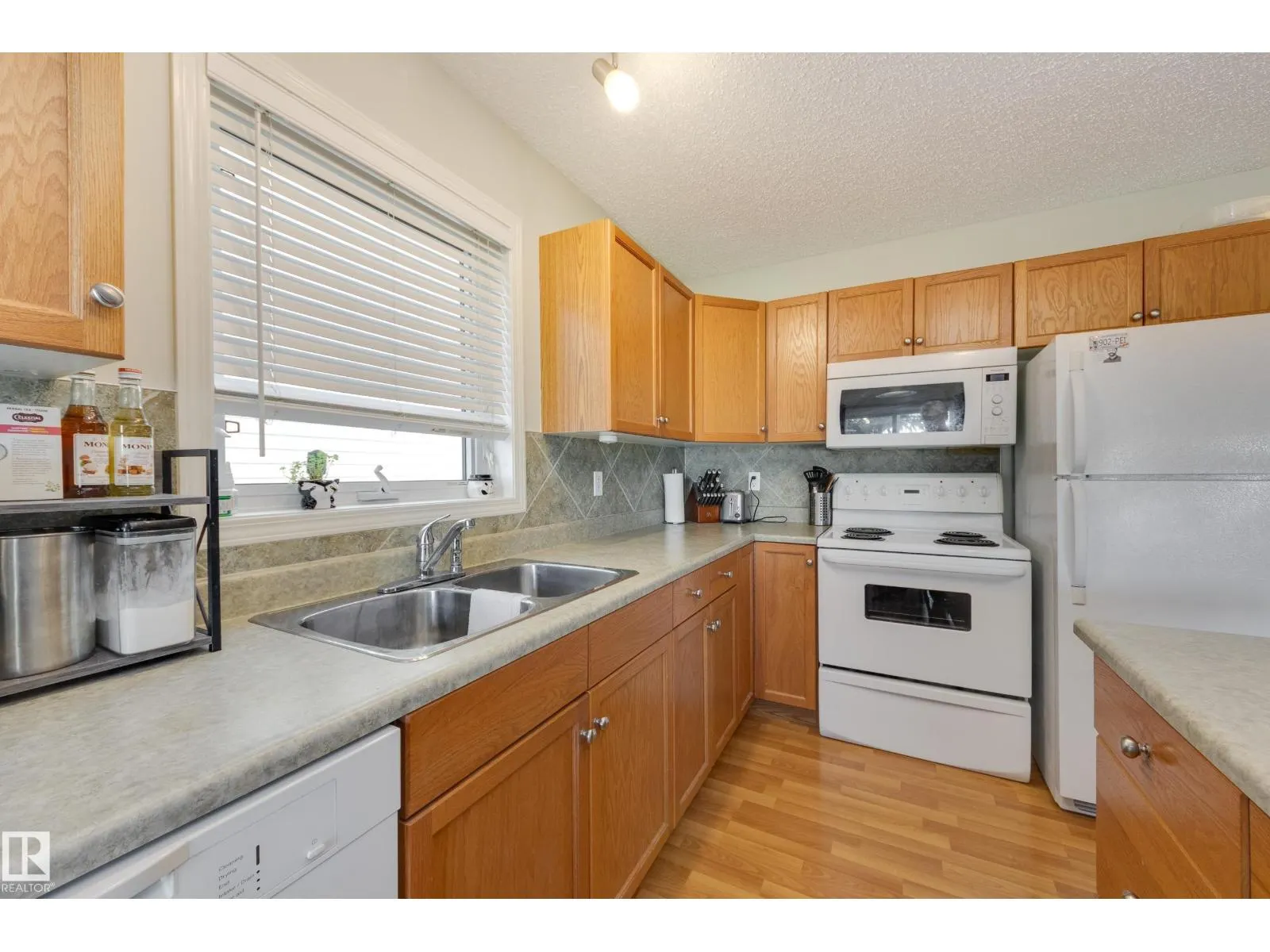 #11 115 CHESTERMERE DR