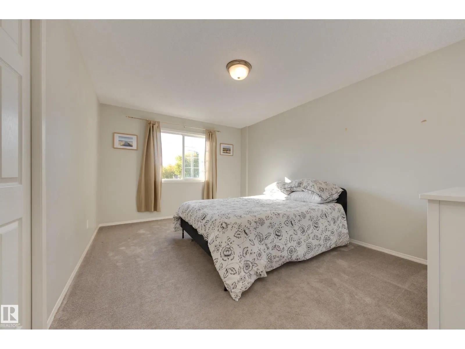 #11 115 CHESTERMERE DR