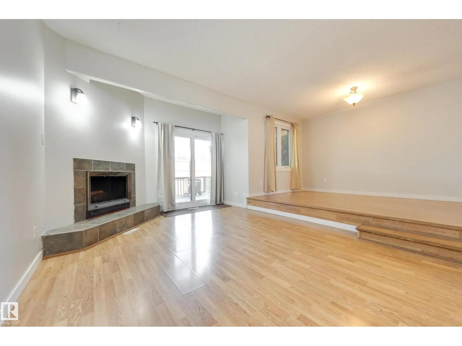 94 LACOMBE PT