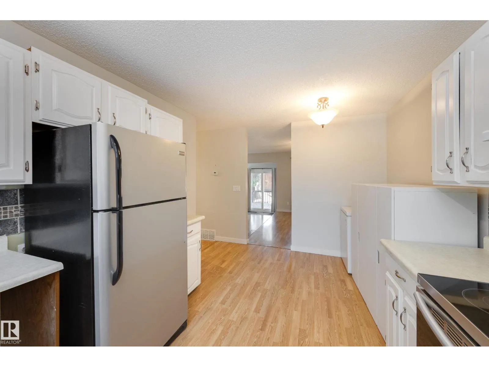 94 LACOMBE PT