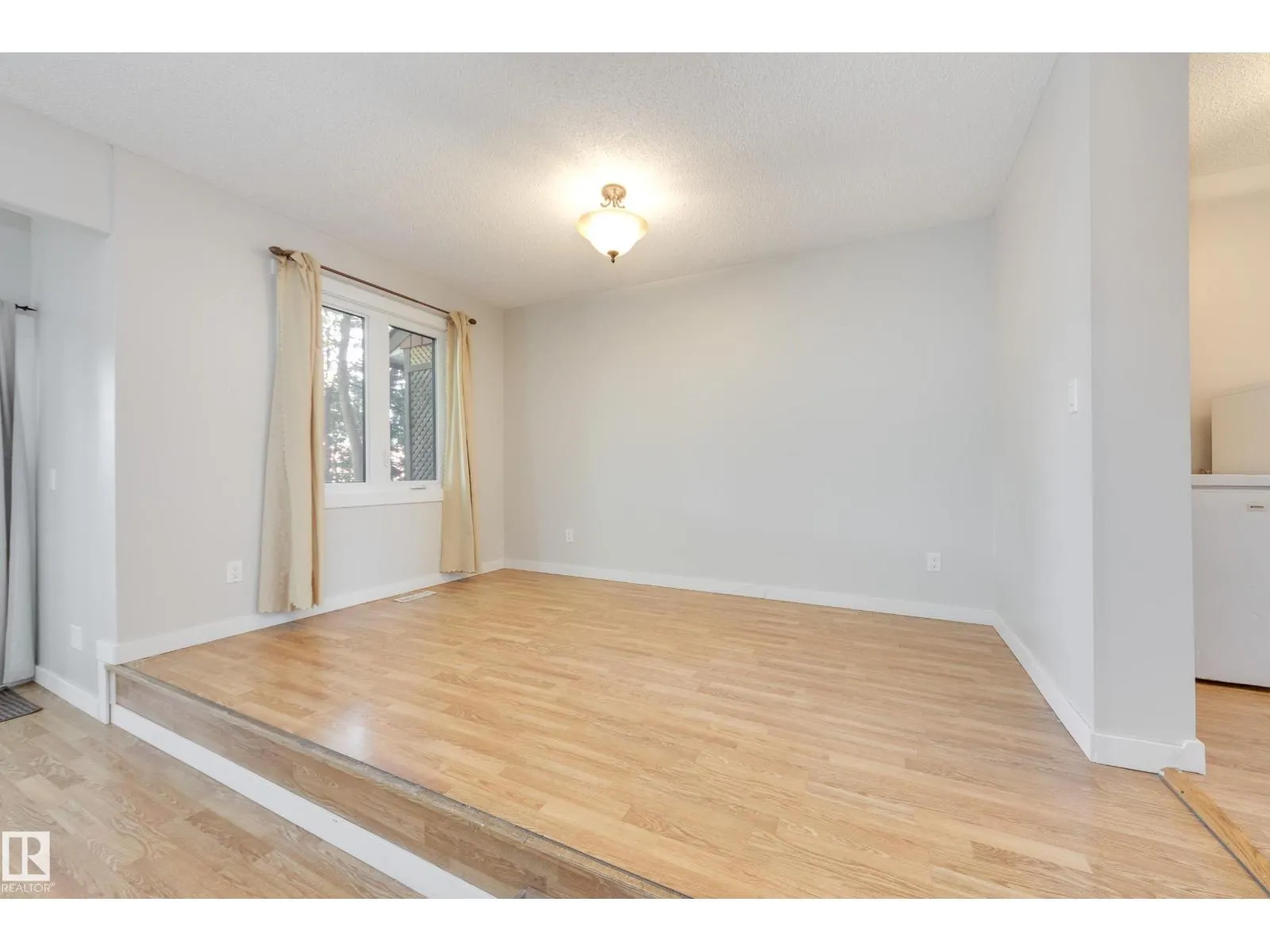 94 LACOMBE PT