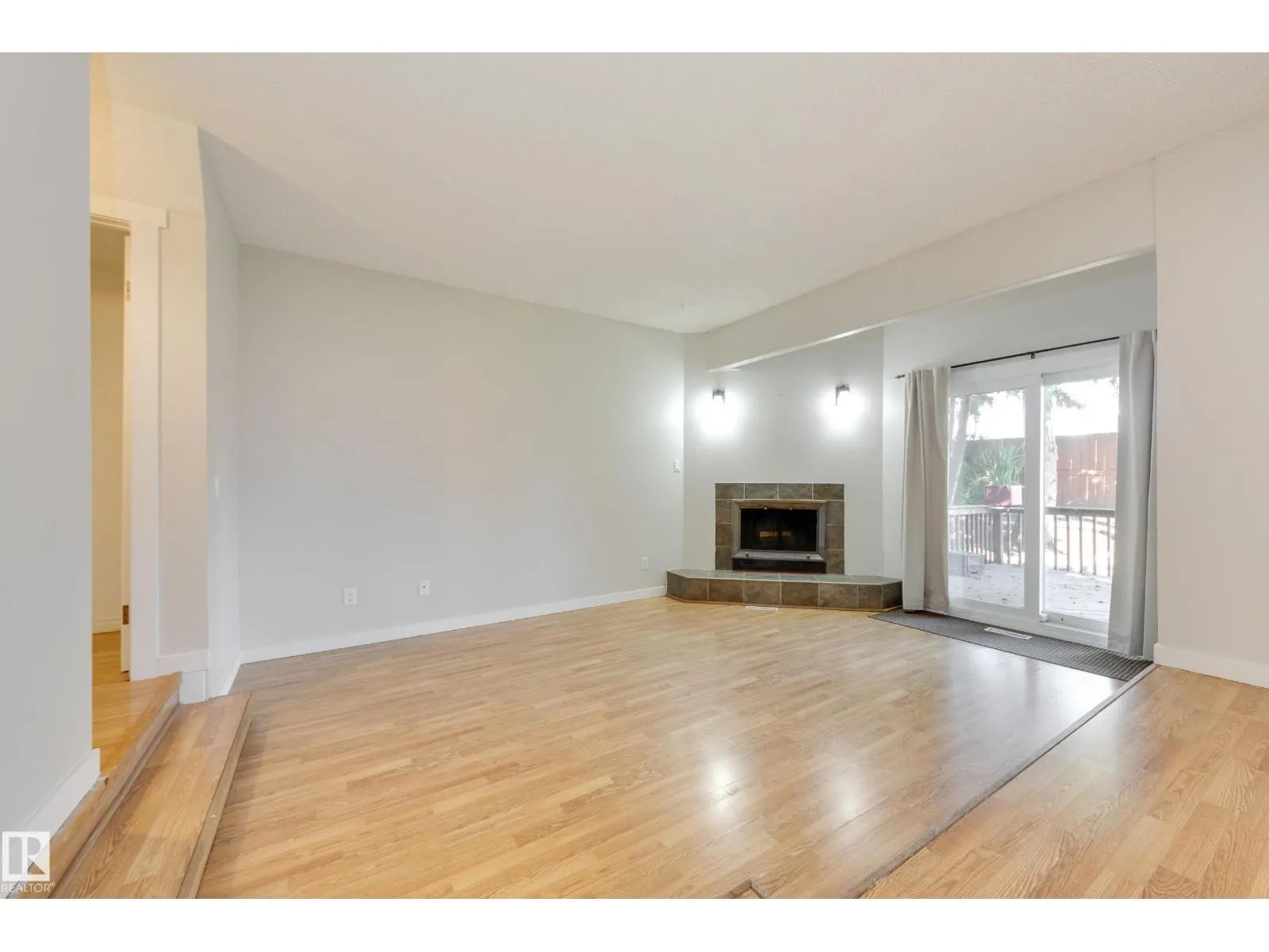 94 LACOMBE PT