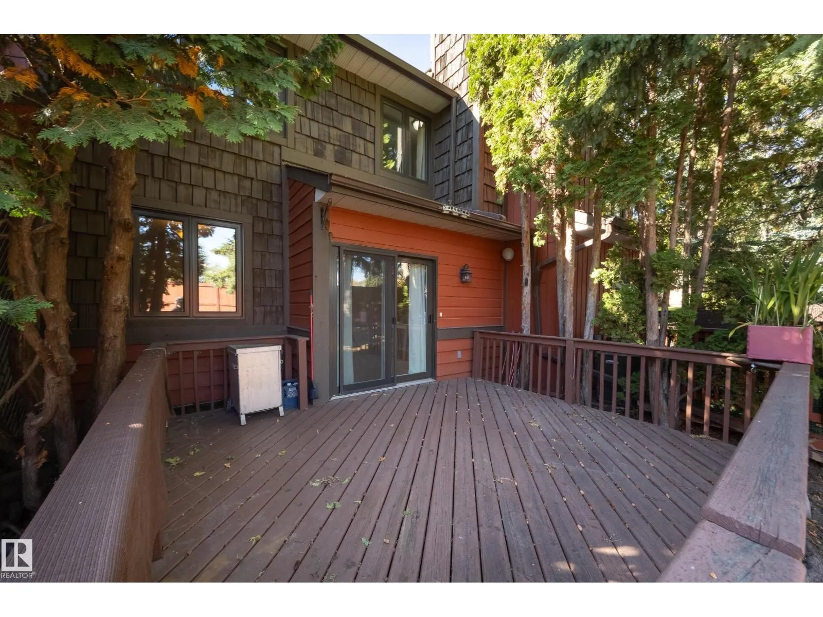 94 LACOMBE PT