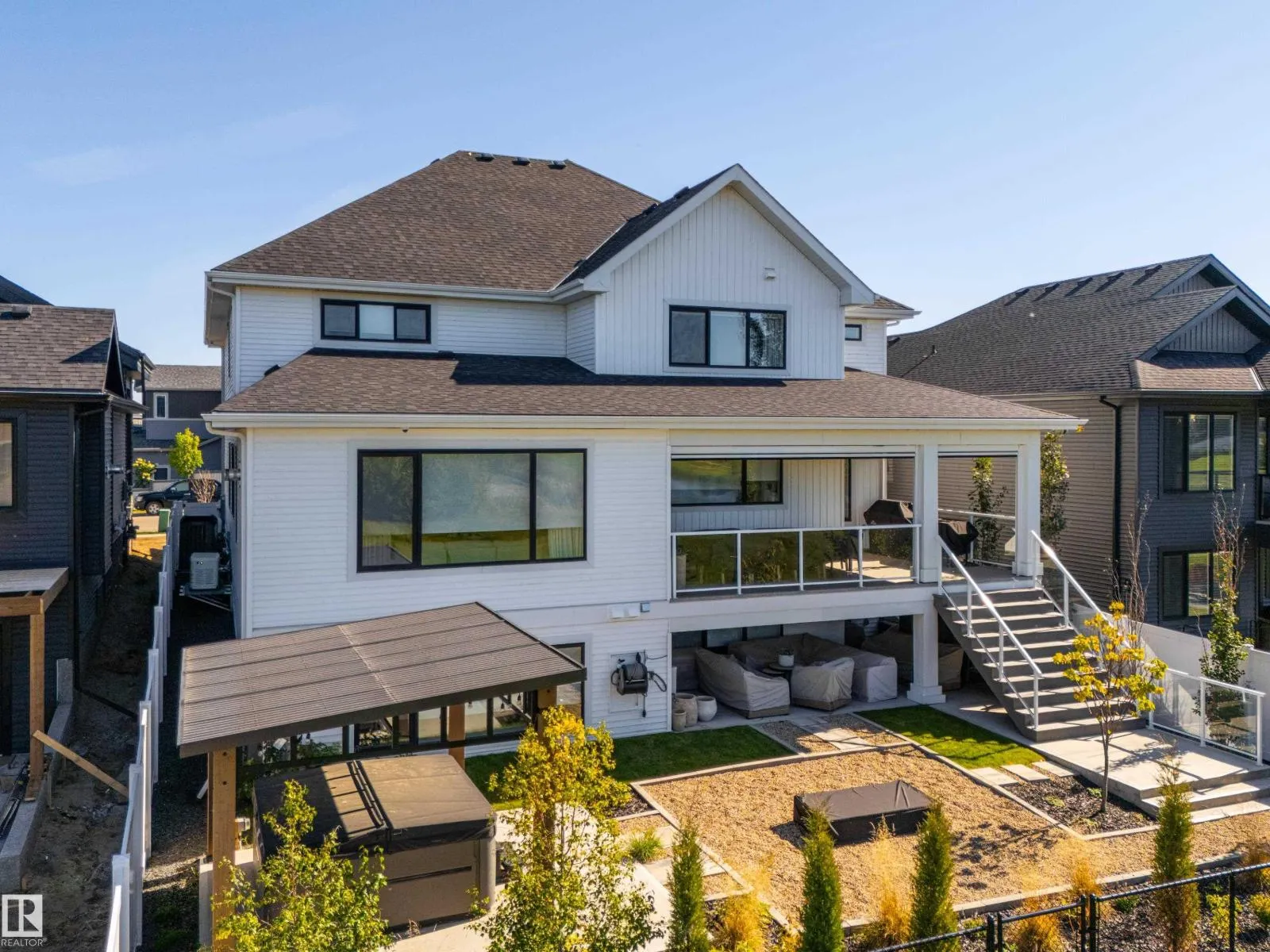 211 DEER PARK BV