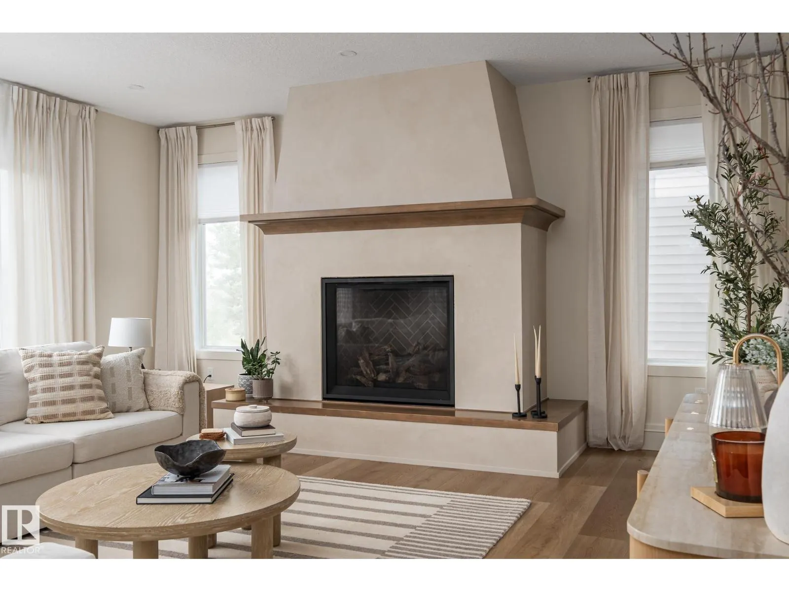 211 DEER PARK BV
