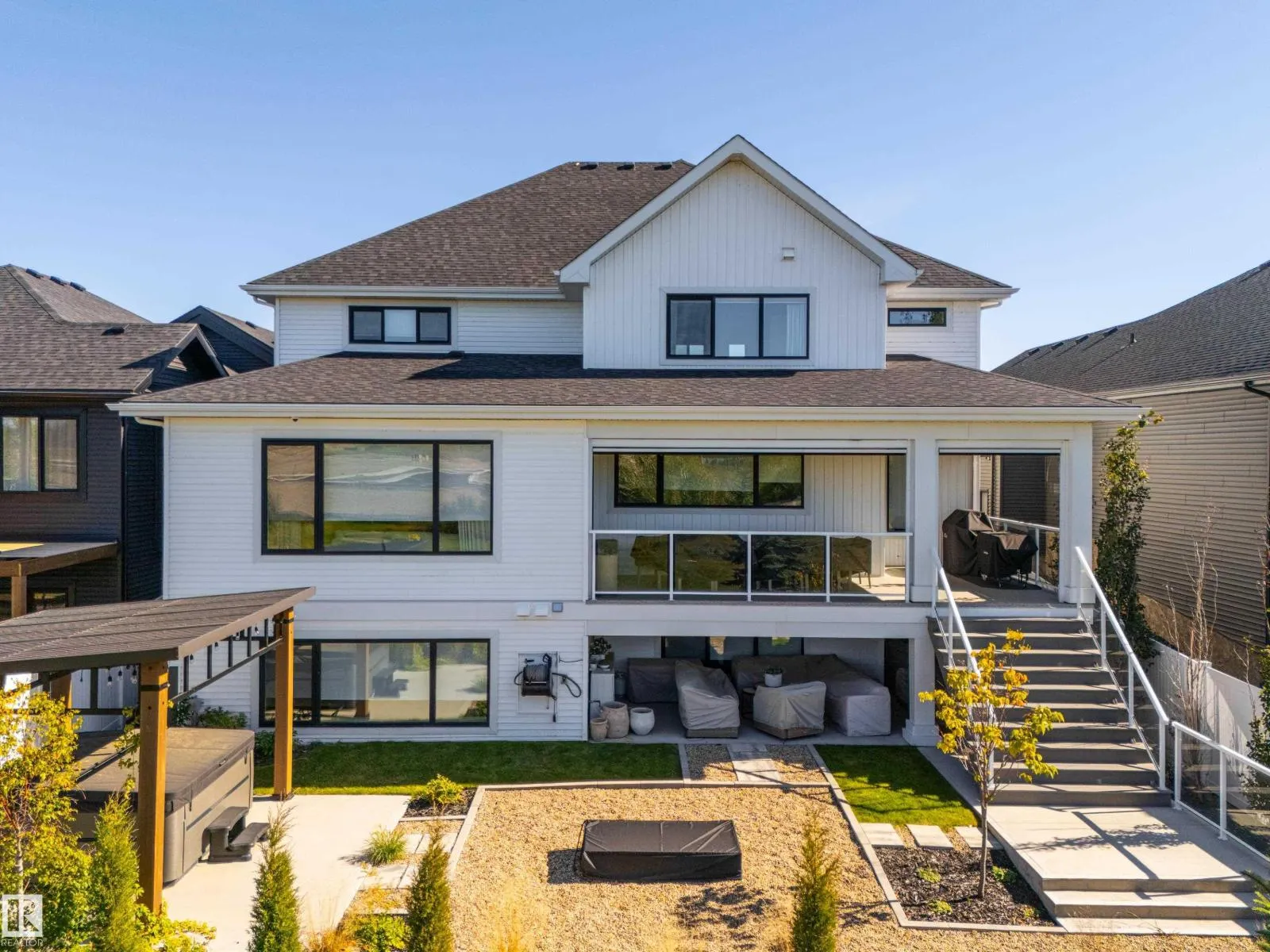 211 DEER PARK BV