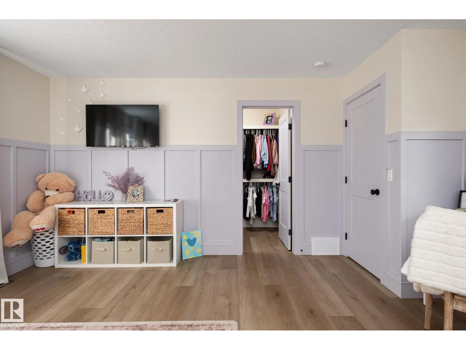 211 DEER PARK BV