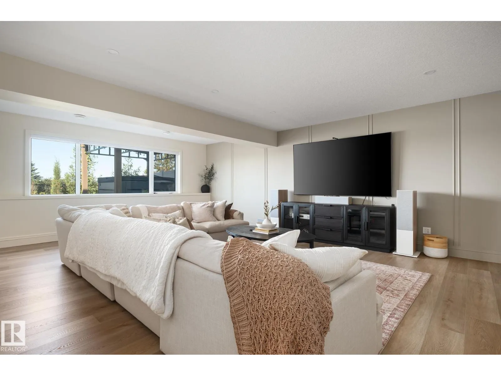211 DEER PARK BV