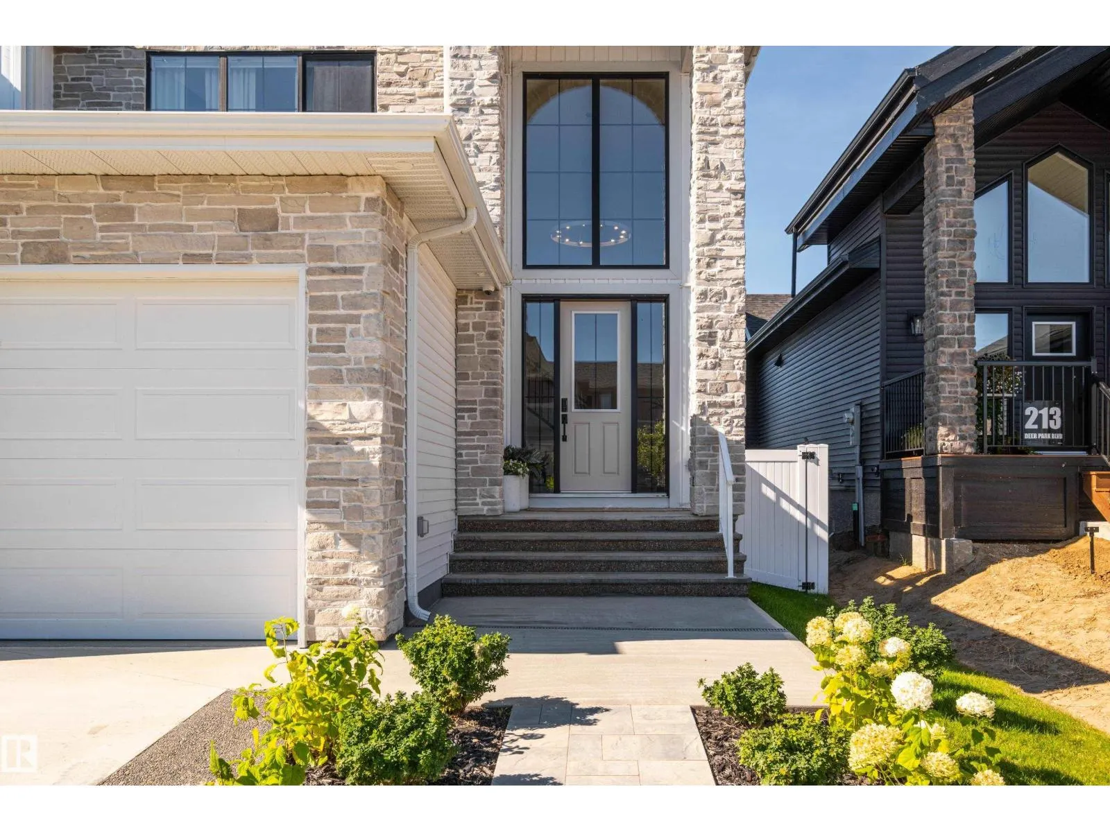 211 DEER PARK BV
