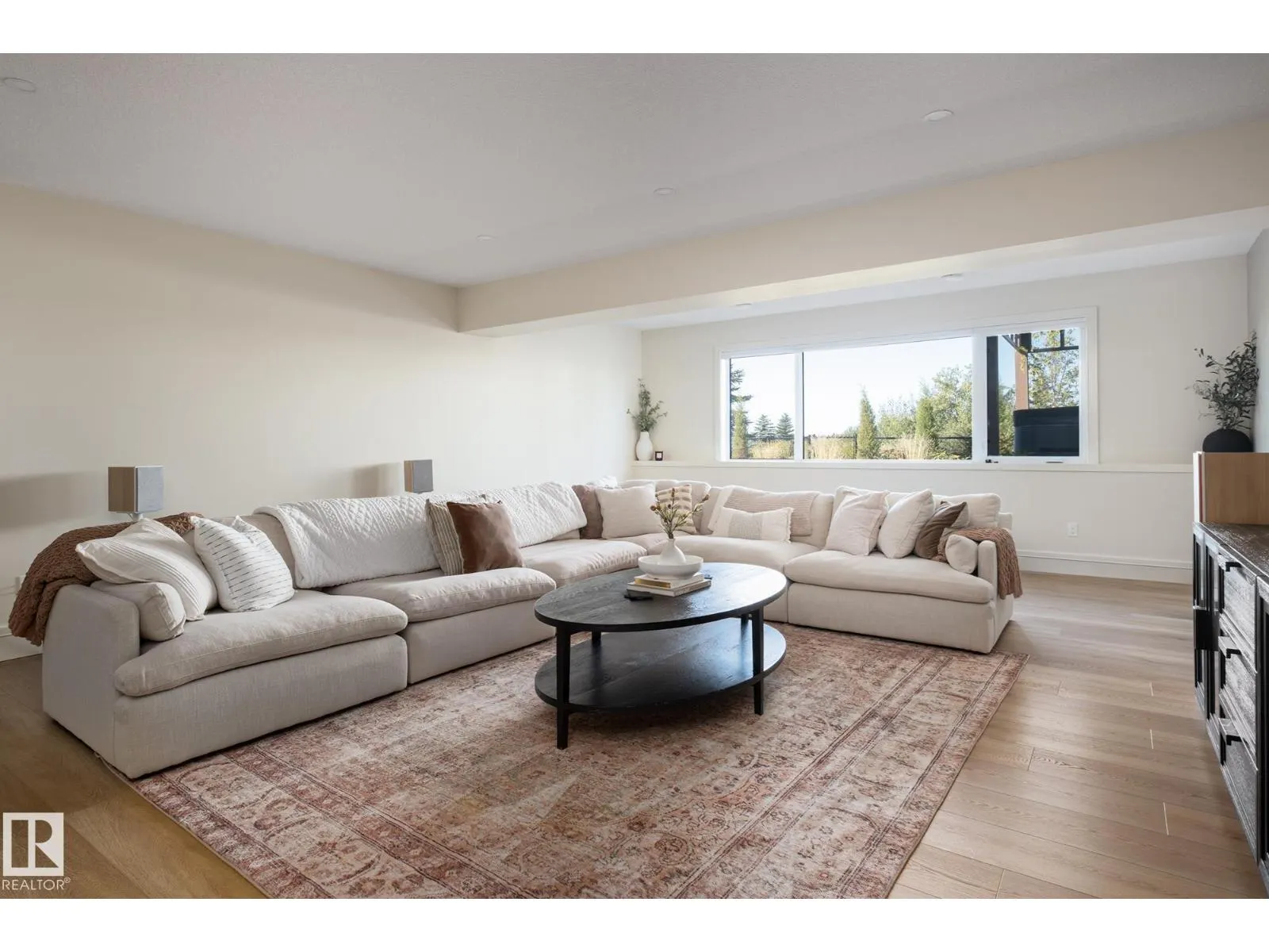 211 DEER PARK BV