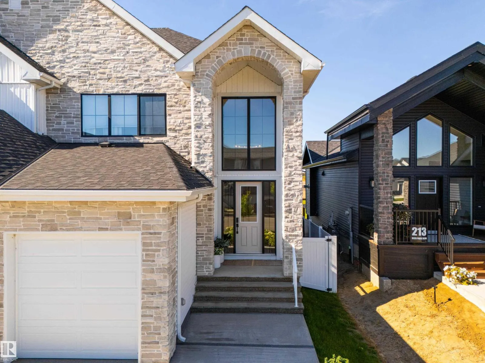 211 DEER PARK BV