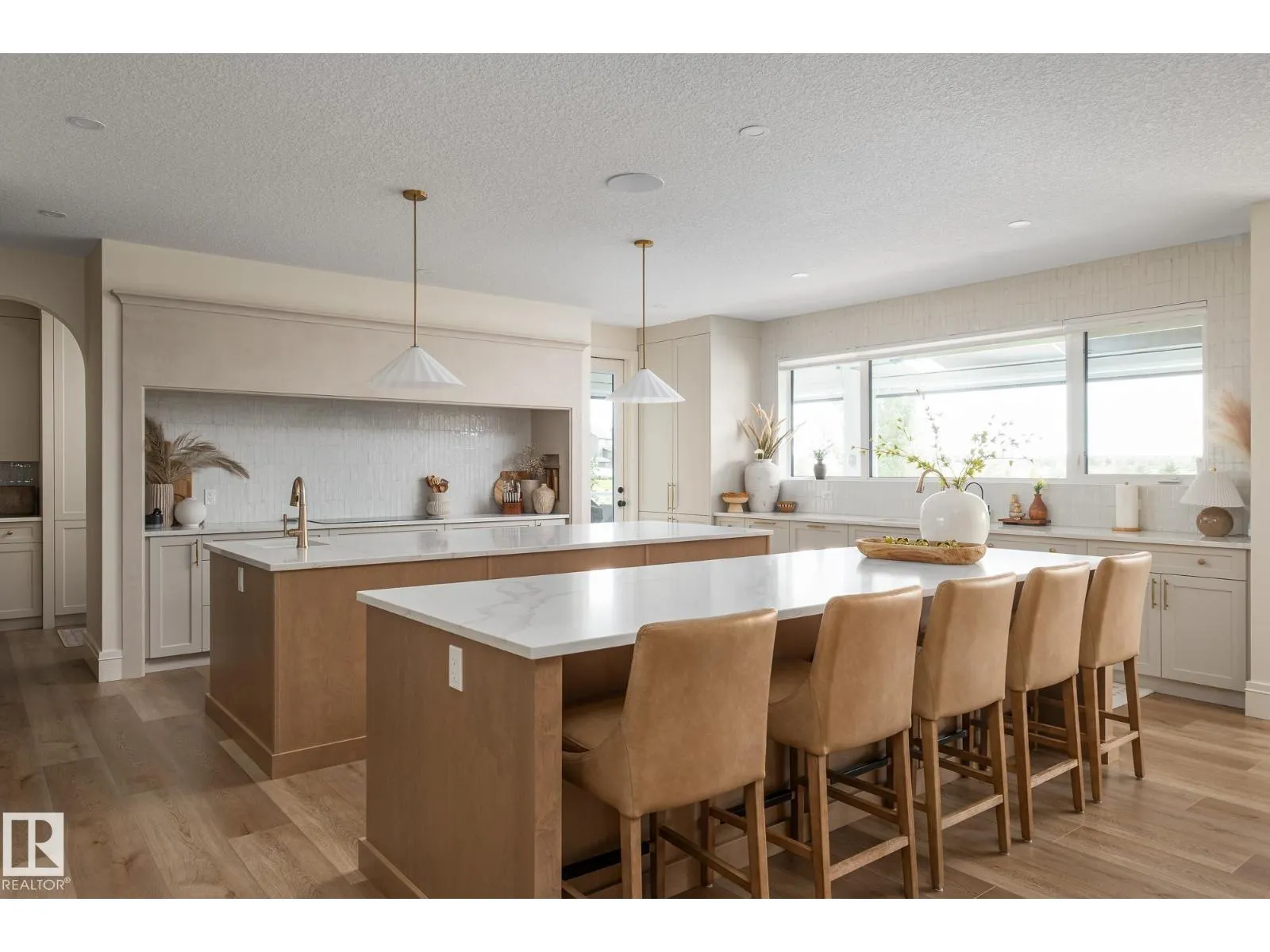 211 DEER PARK BV