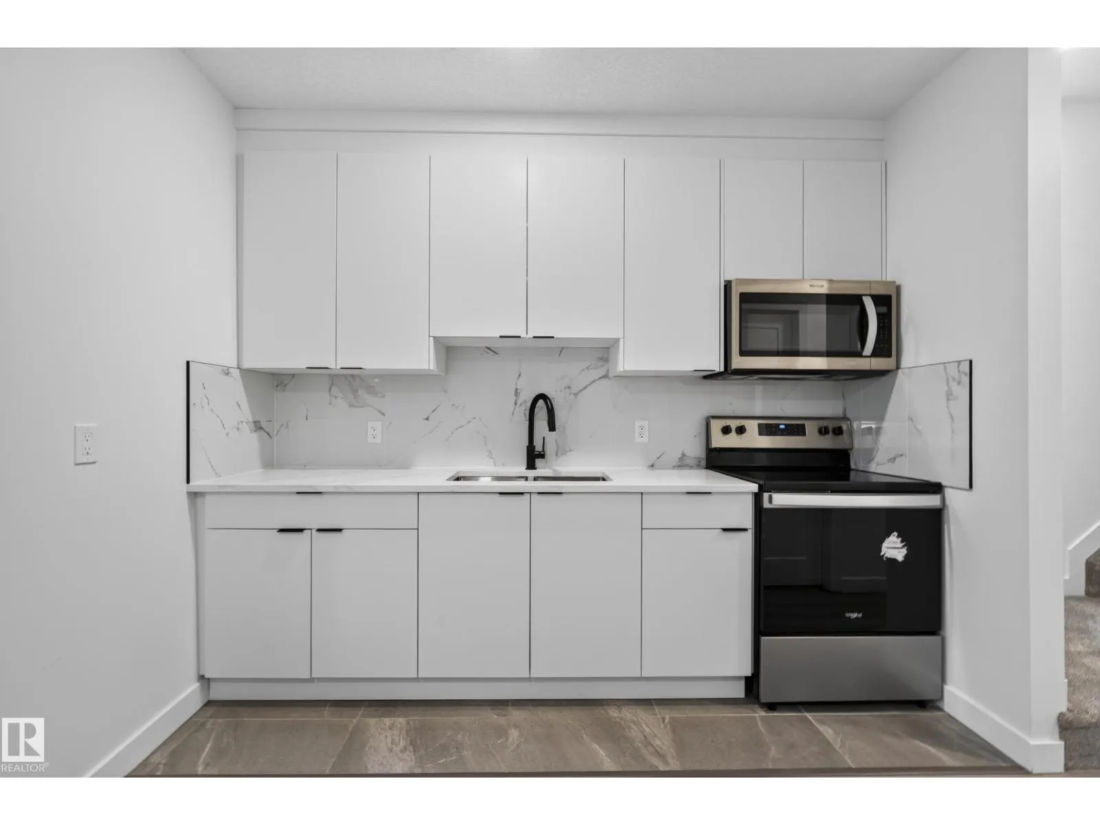 11207 75 AV NW