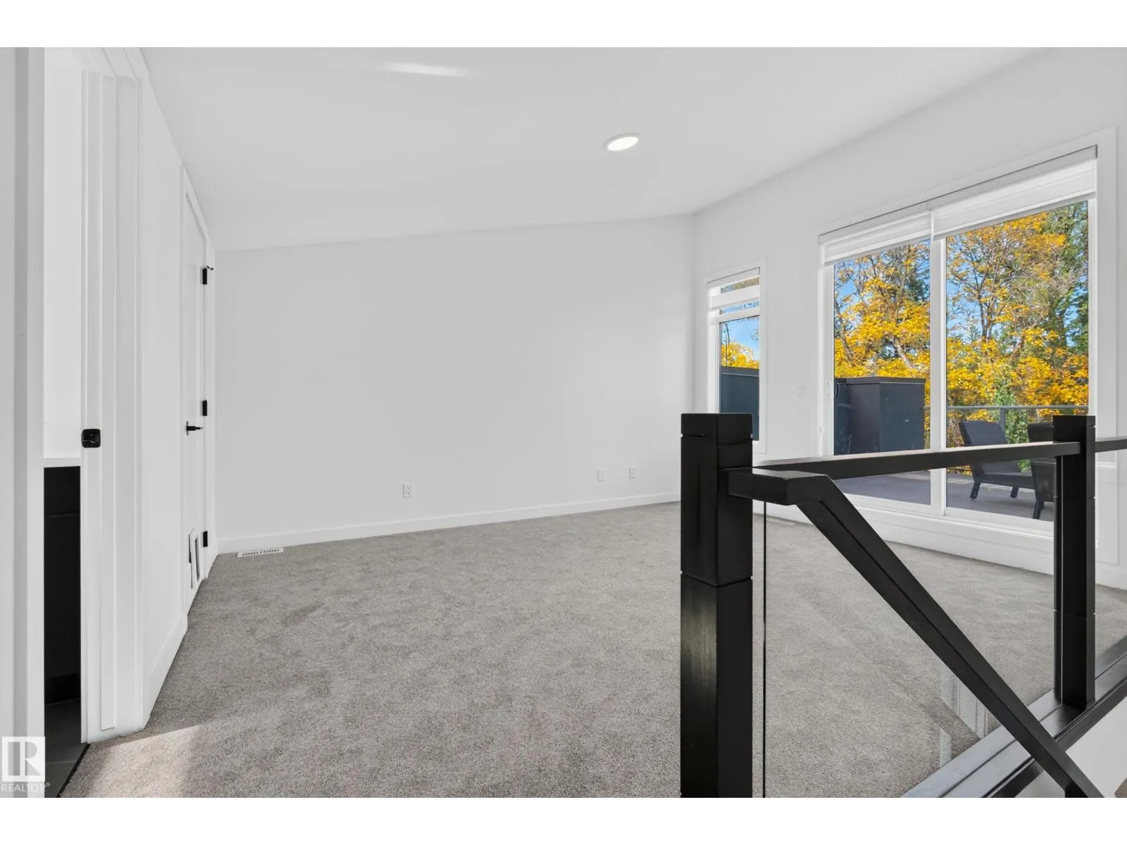 11207 75 AV NW