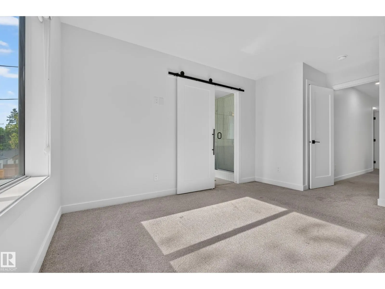 11207 75 AV NW