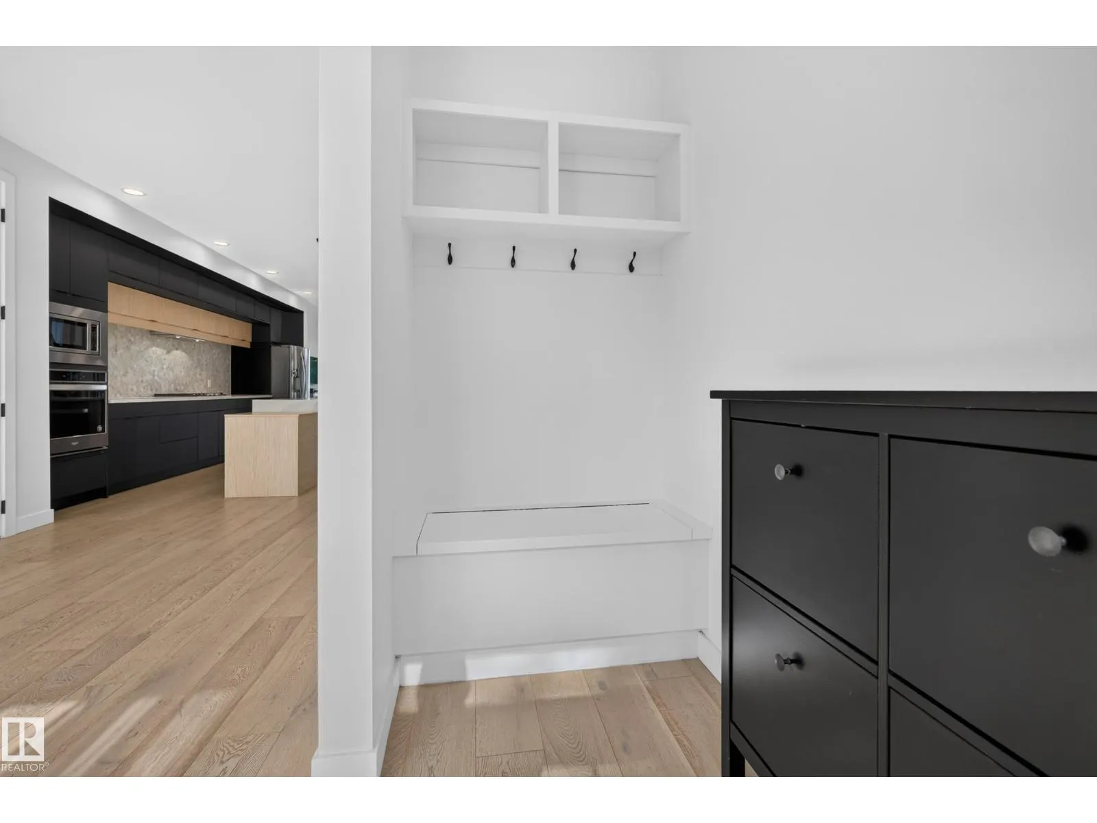 11207 75 AV NW