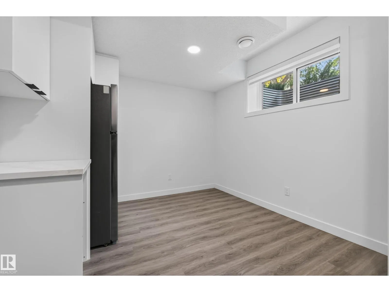 11207 75 AV NW