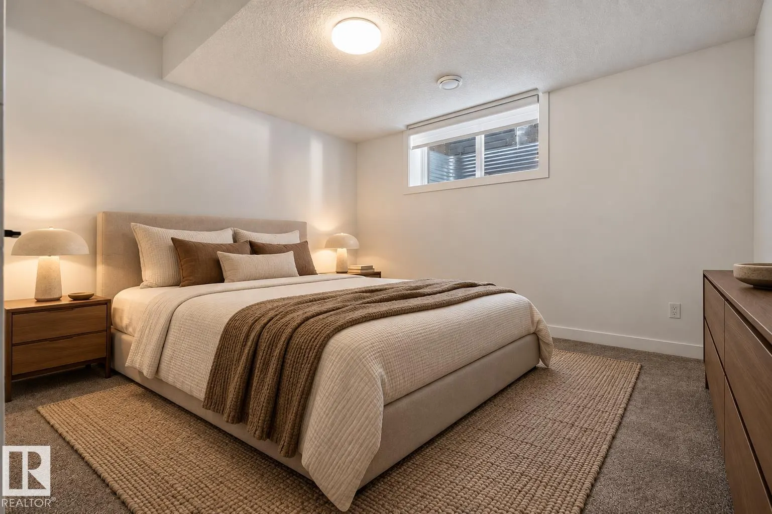 11207 75 AV NW