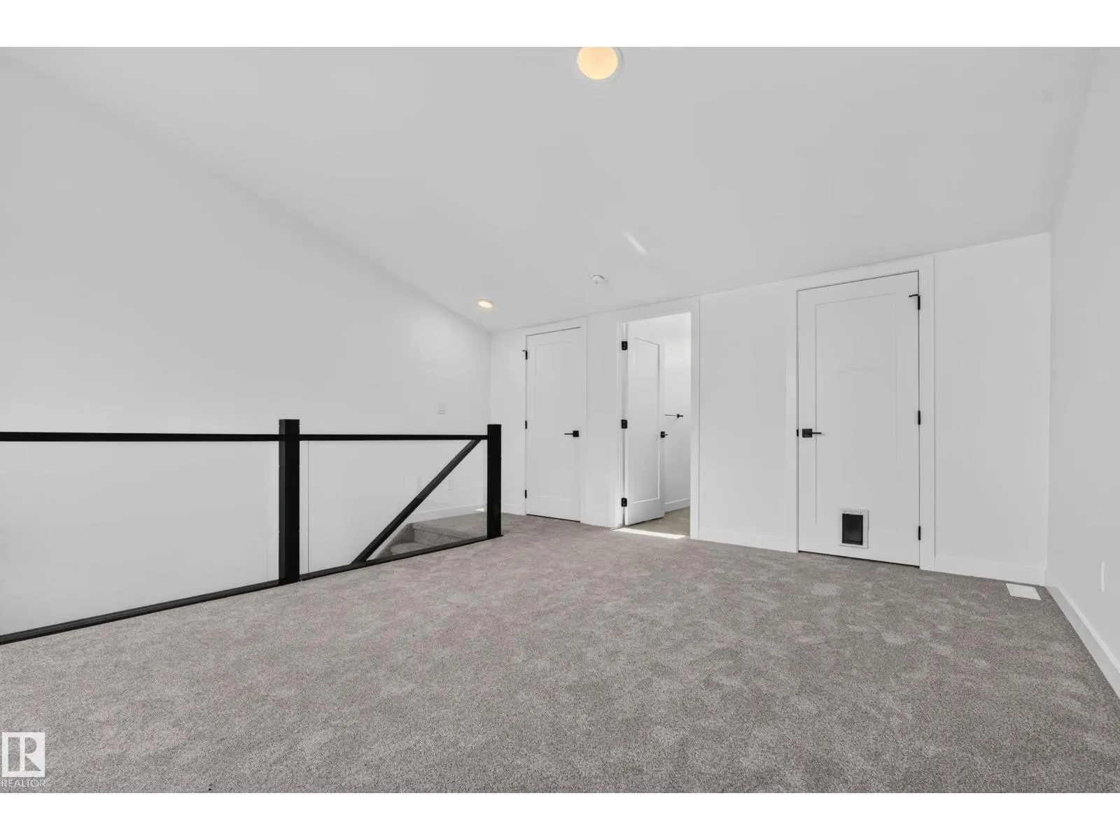 11207 75 AV NW