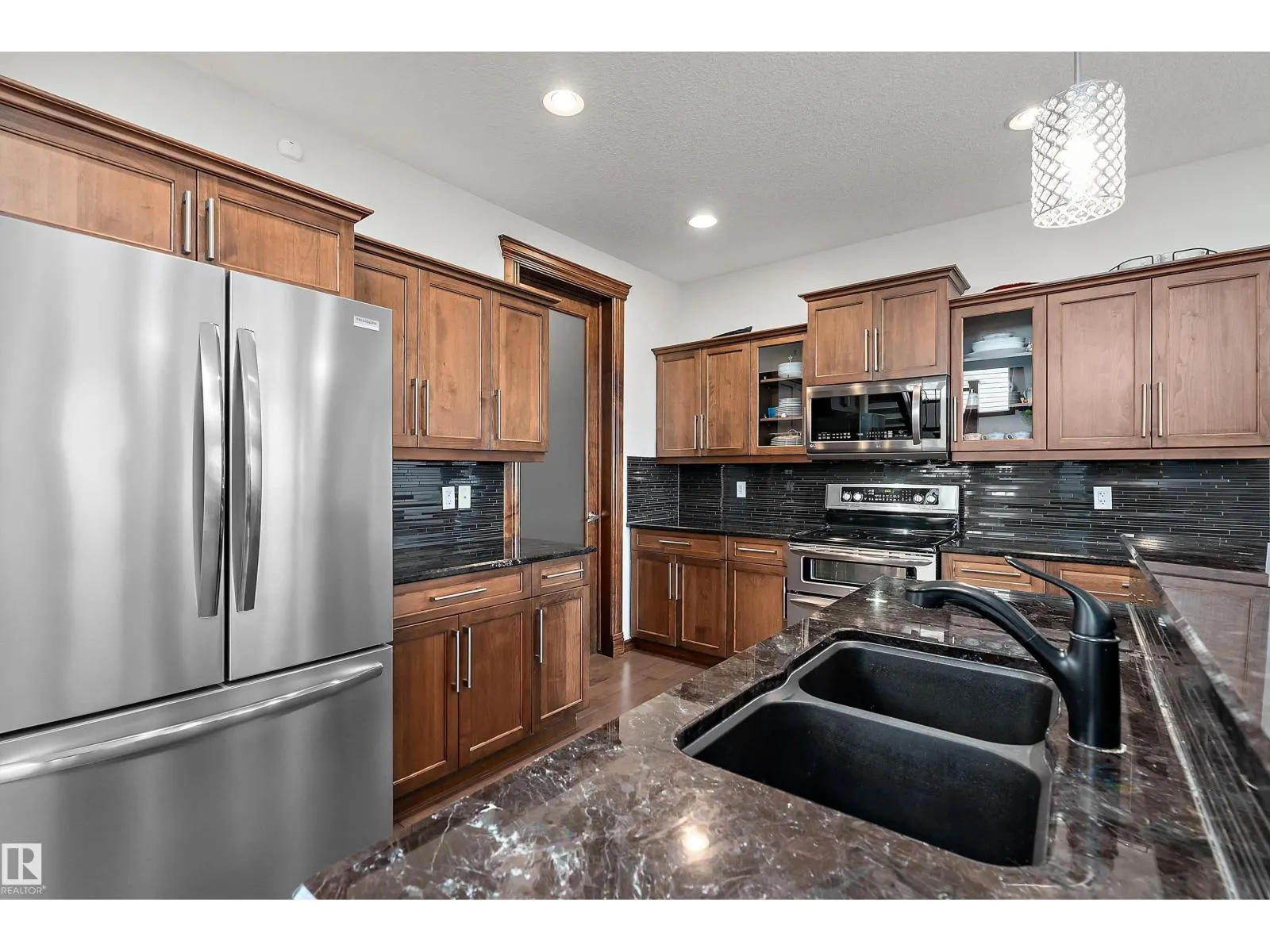 87 LAMPLIGHT DR