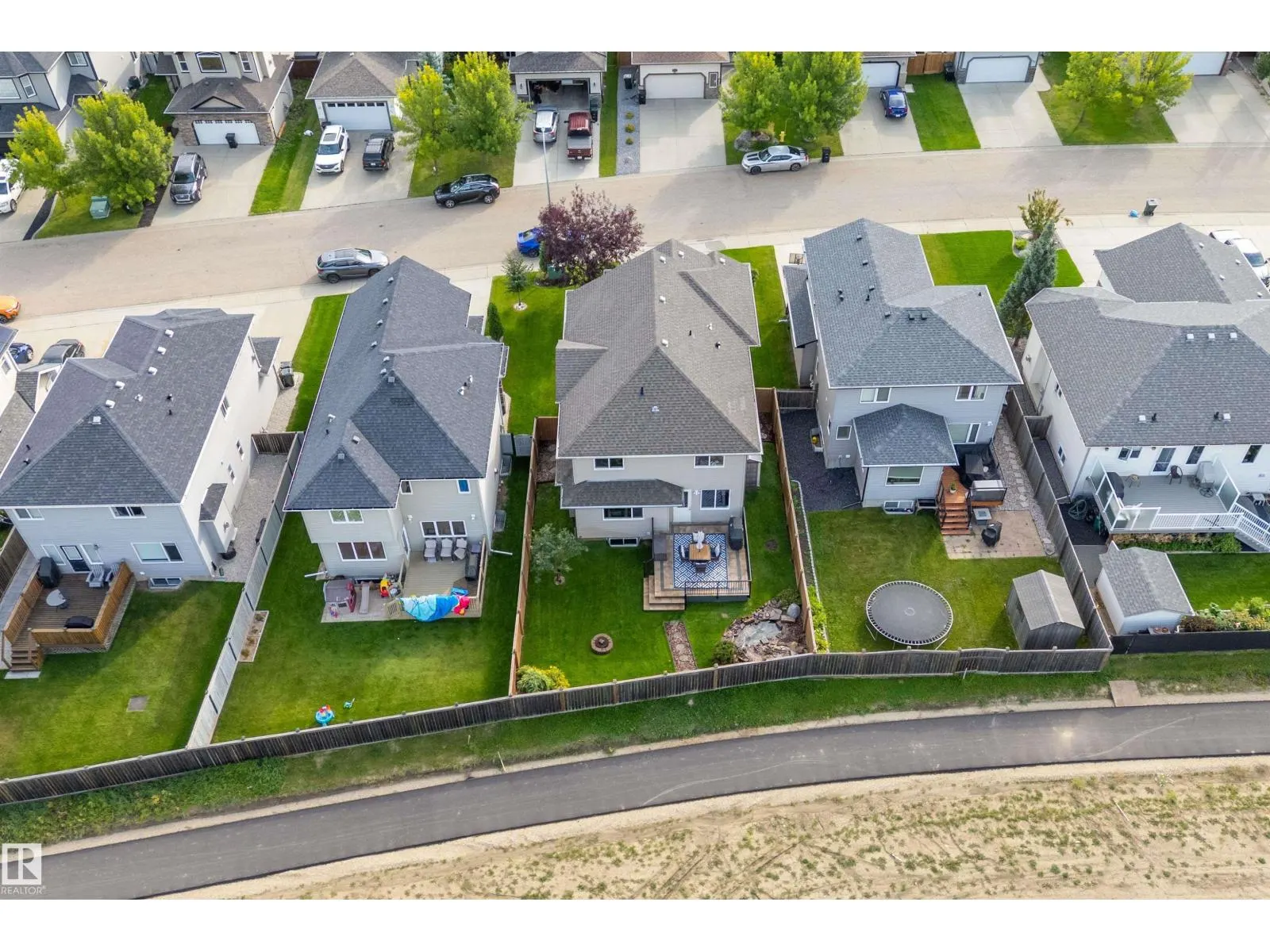 87 LAMPLIGHT DR