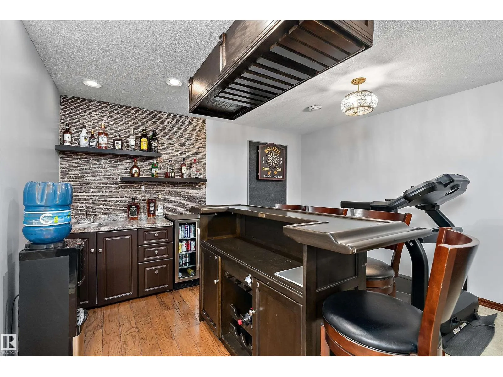 87 LAMPLIGHT DR