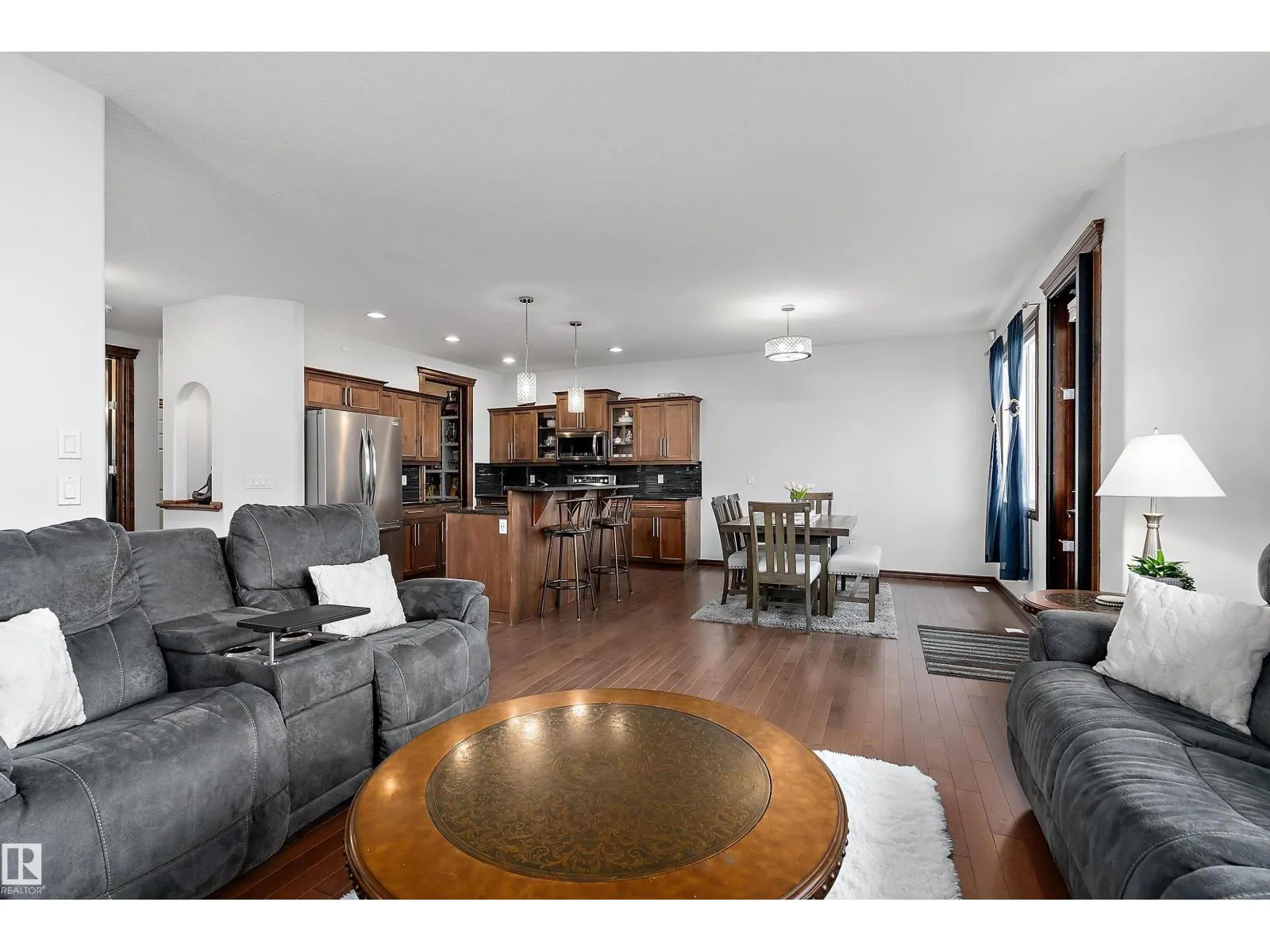 87 LAMPLIGHT DR