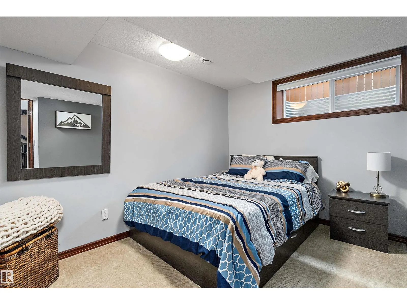 87 LAMPLIGHT DR