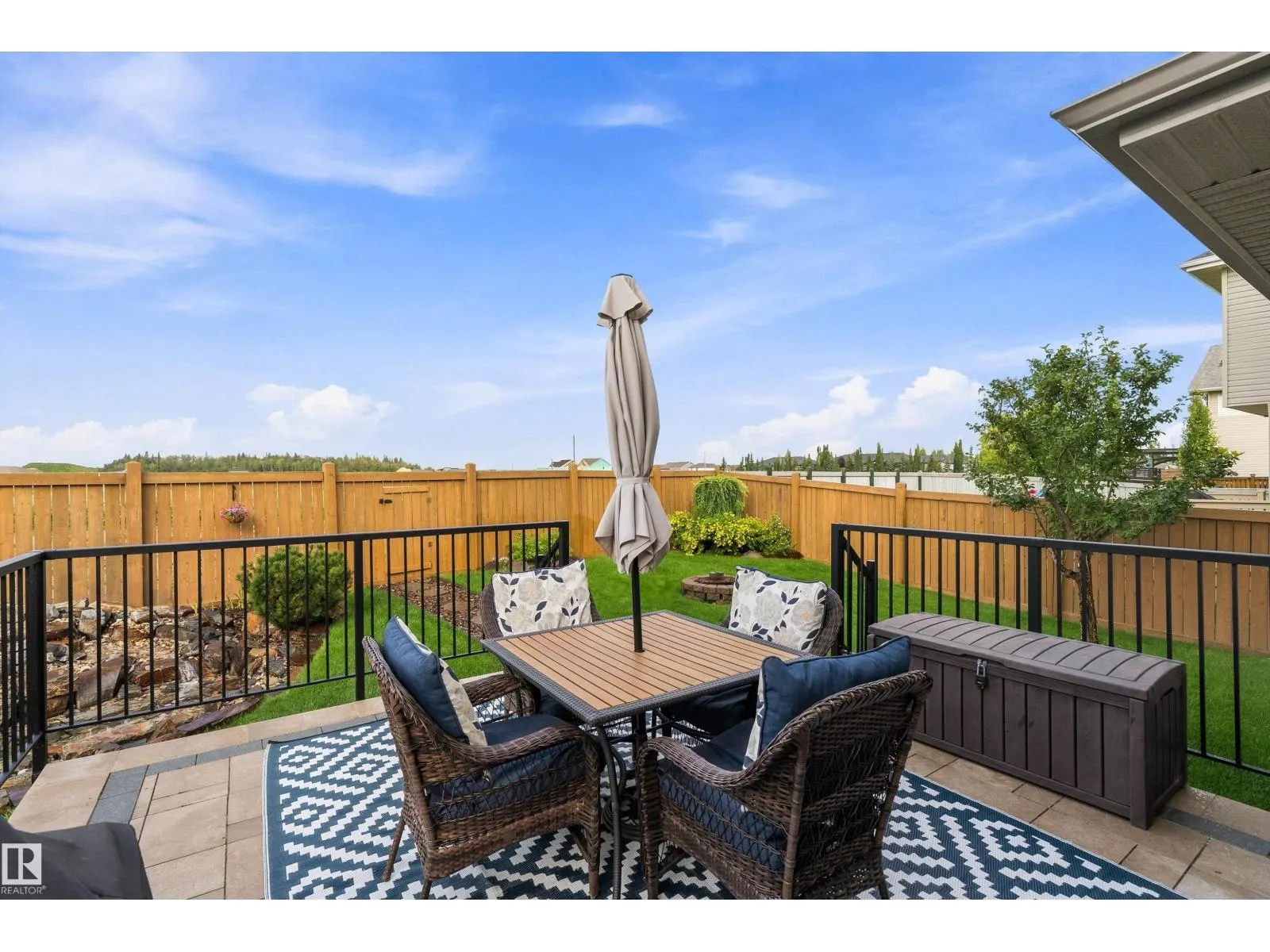 87 LAMPLIGHT DR
