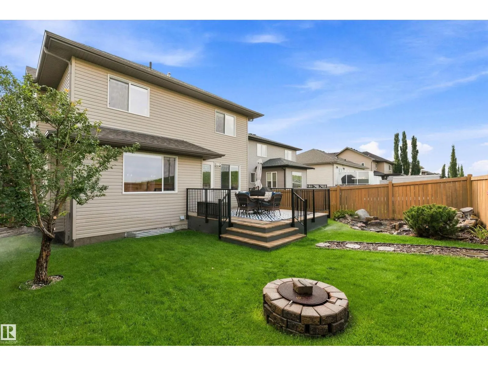 87 LAMPLIGHT DR