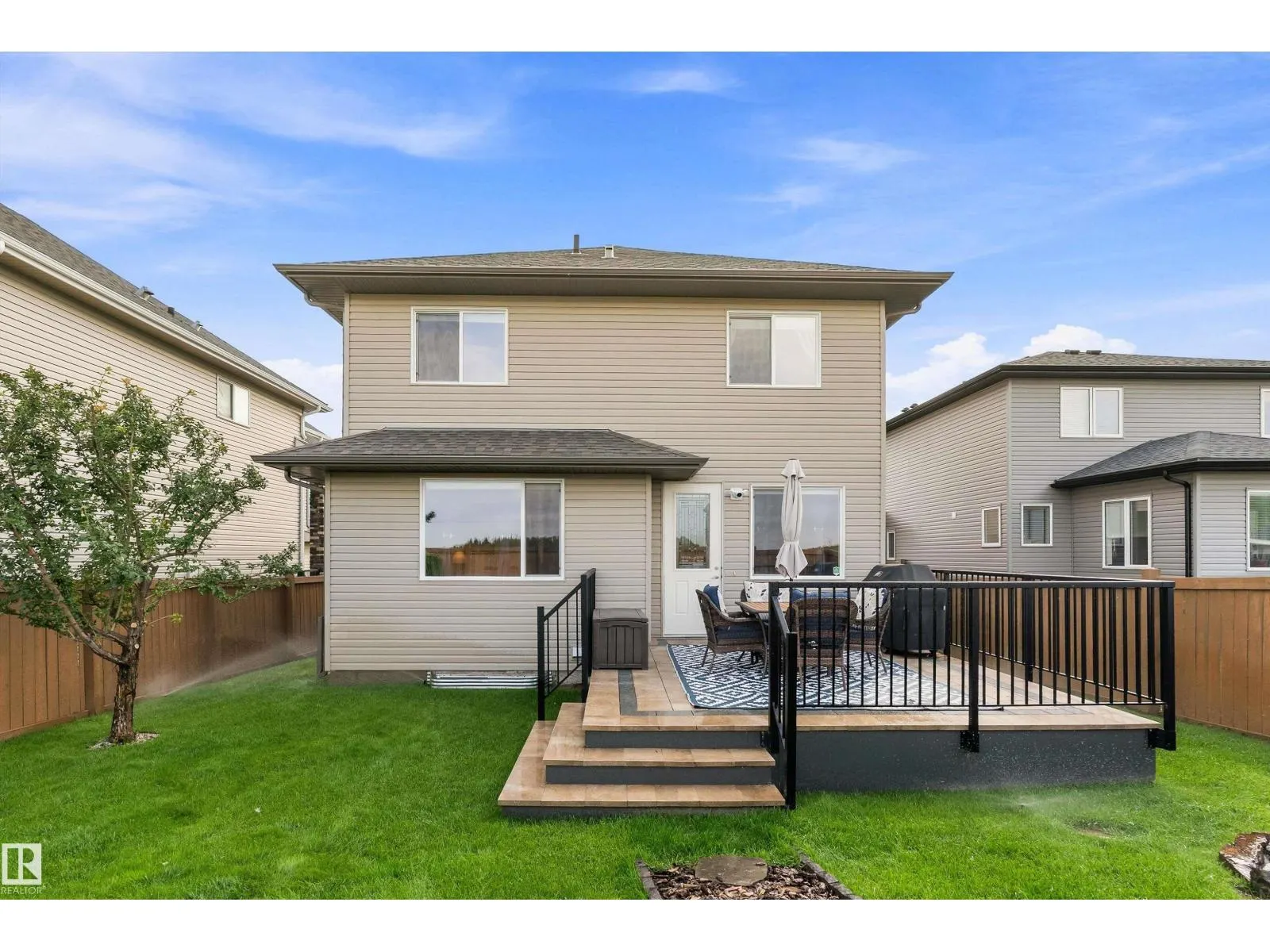 87 LAMPLIGHT DR