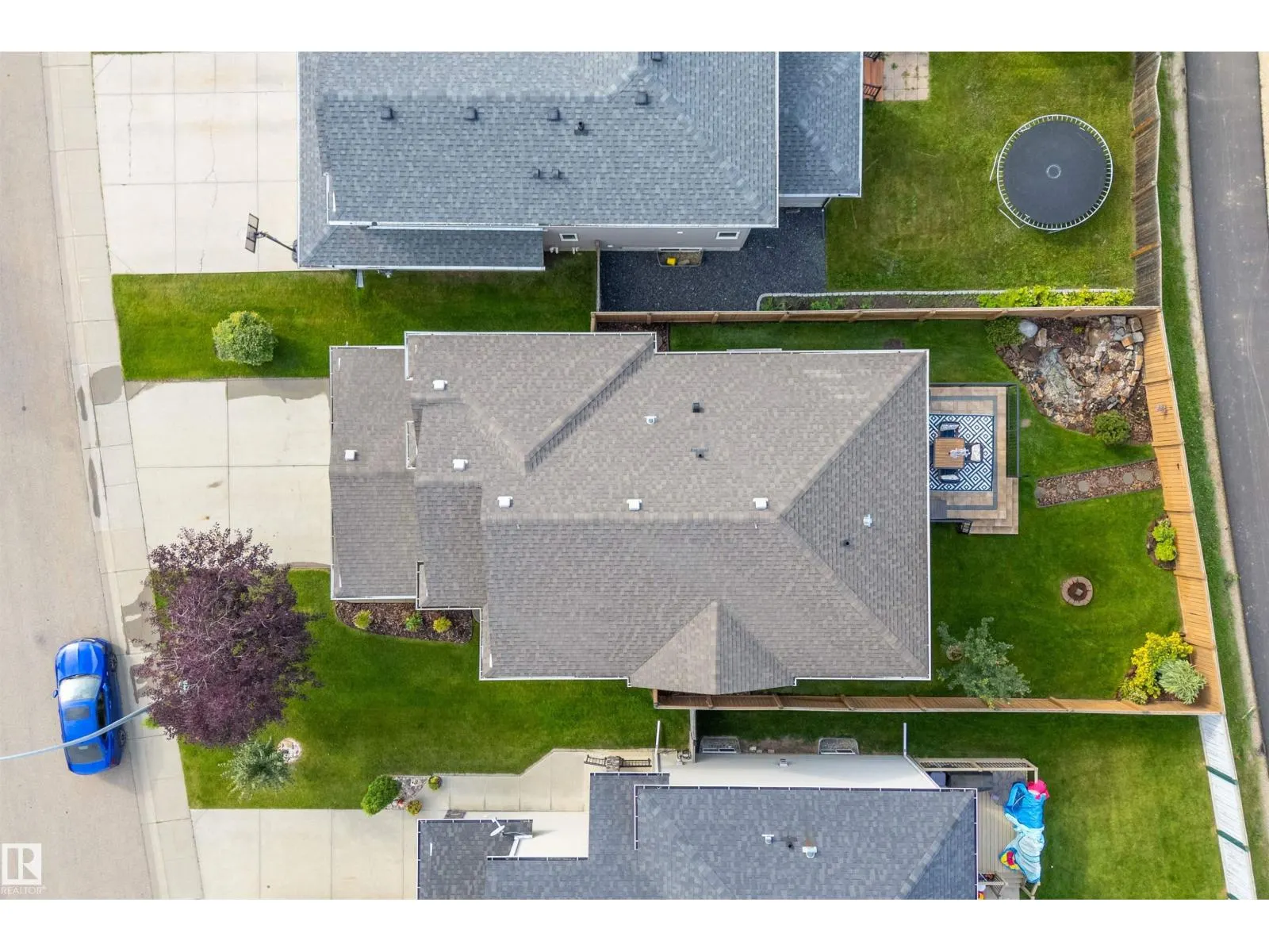 87 LAMPLIGHT DR